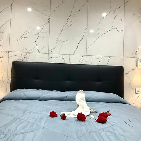Gold Suite19 *
