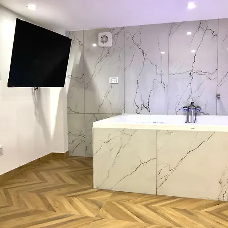 Gold Suite19